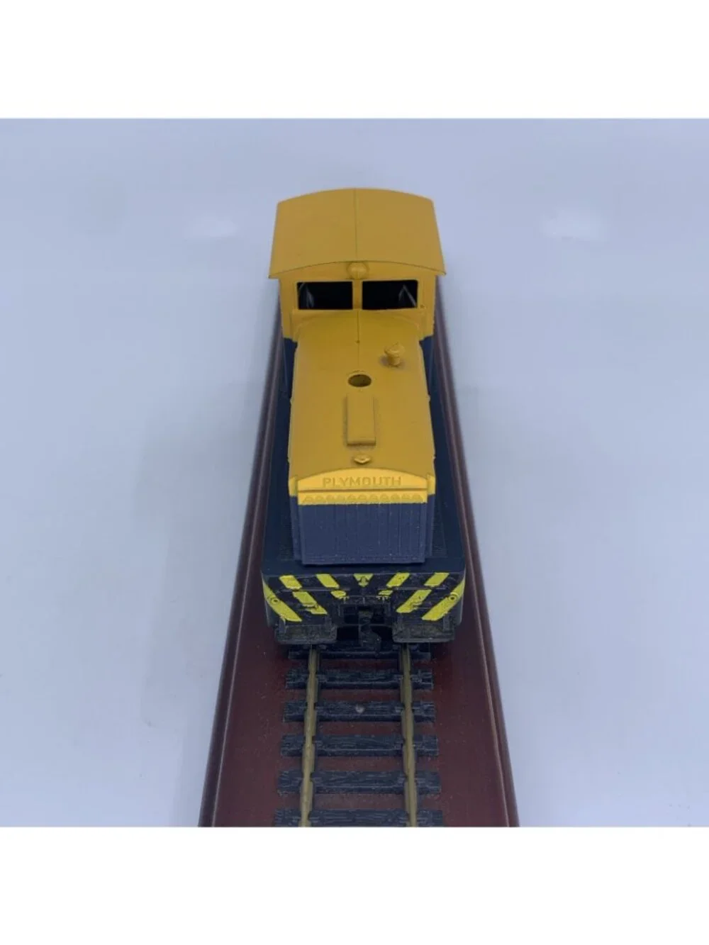 Plymouth HO Scale 0-4-0 Diesel Switcher Santa Fe ATSF 6670 Yugoslavia Vintage